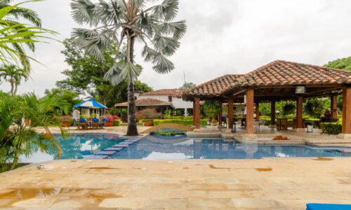 finca colonial 13.000 m2 en rozo valle del cauca